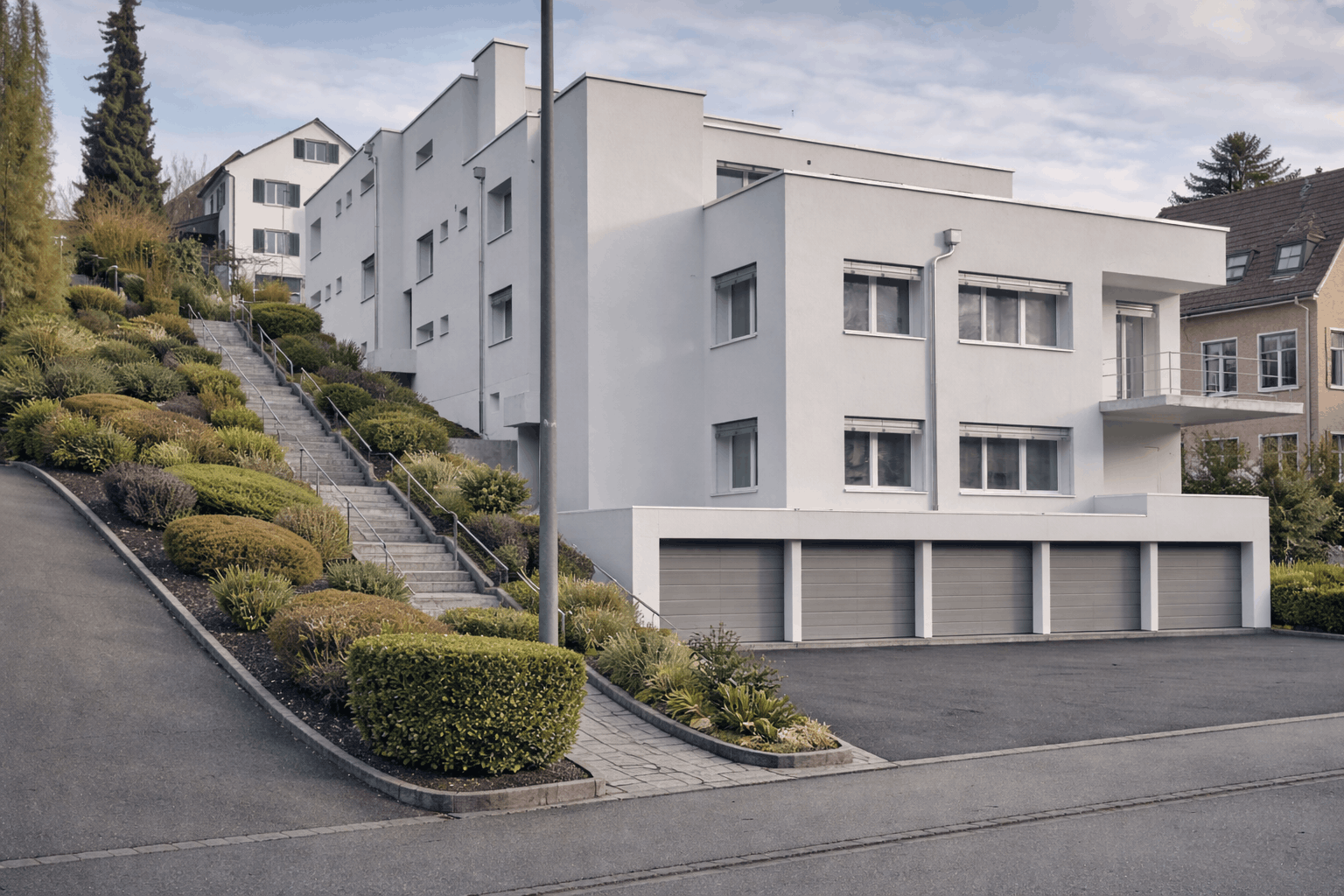 Kesselgutstieg 2 & 2a – Kernsaniertes Mehrfamilienhaus in Schaffhausen